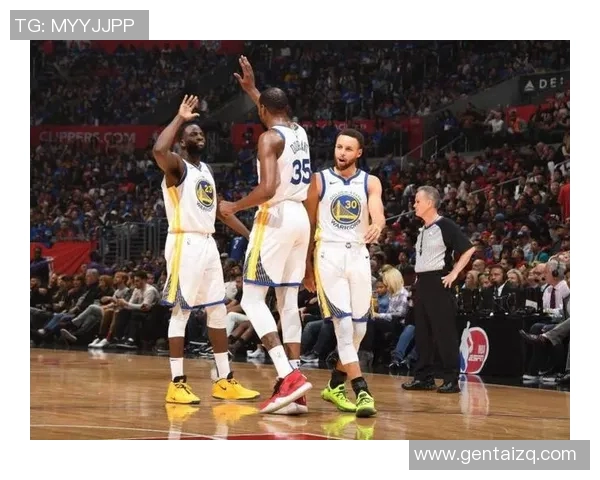 疯狂对决!勇士105比104险胜骑士,总决赛战局1比1 疯狂对决!勇士105比104险胜骑士,总决赛战局1比1