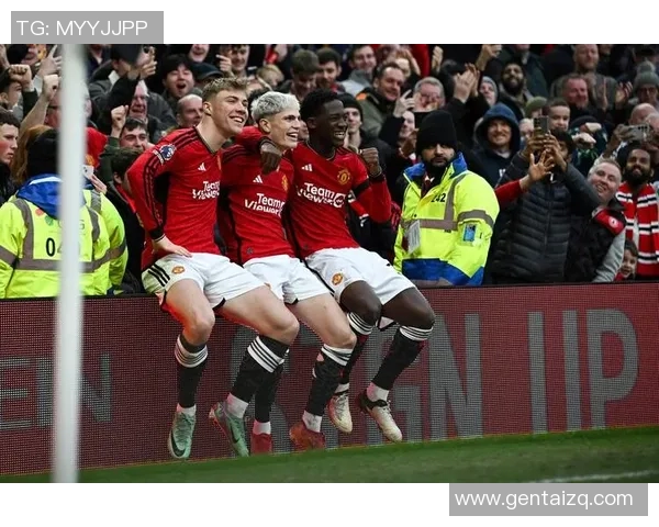 汉达诺维奇戴帽，曼联5-0轻取西汉姆升至英超第二